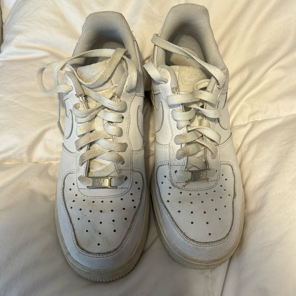 Nike used youth sneakers 6.5